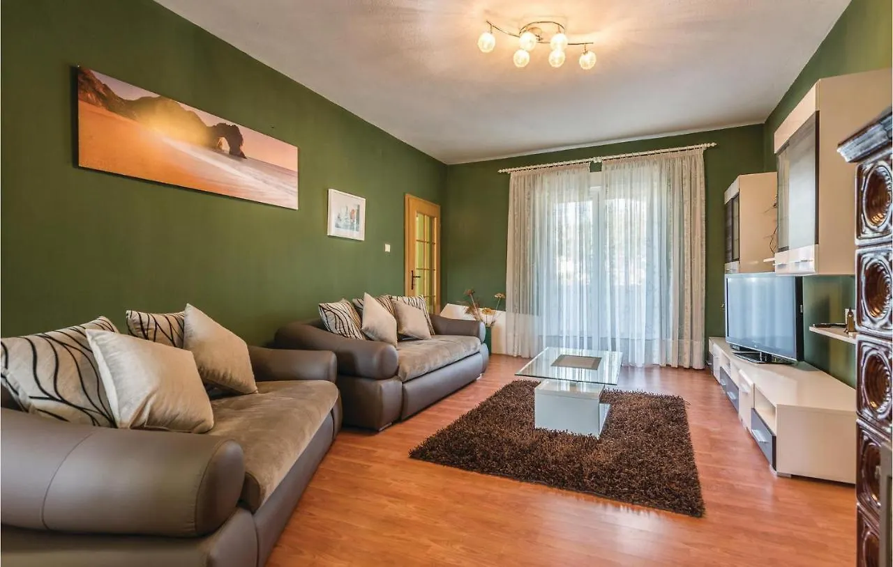 7 Bedroom Gorgeous Home In זאדאר בית נופש