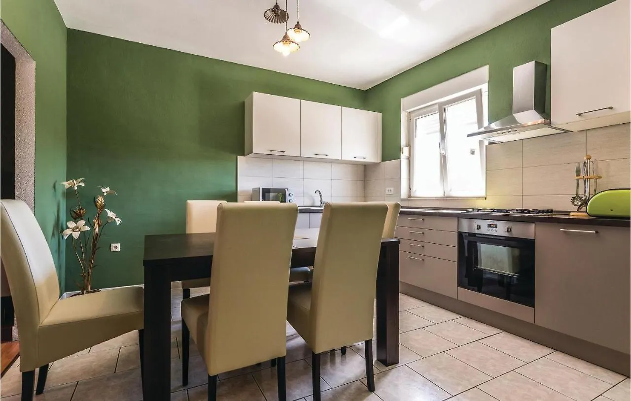 7 Bedroom Gorgeous Home In זאדאר
