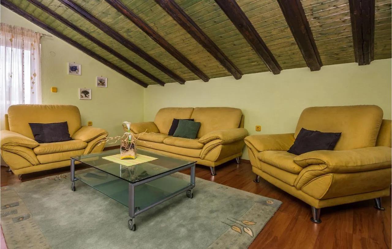 7 Bedroom Gorgeous Home In זאדאר 0*,