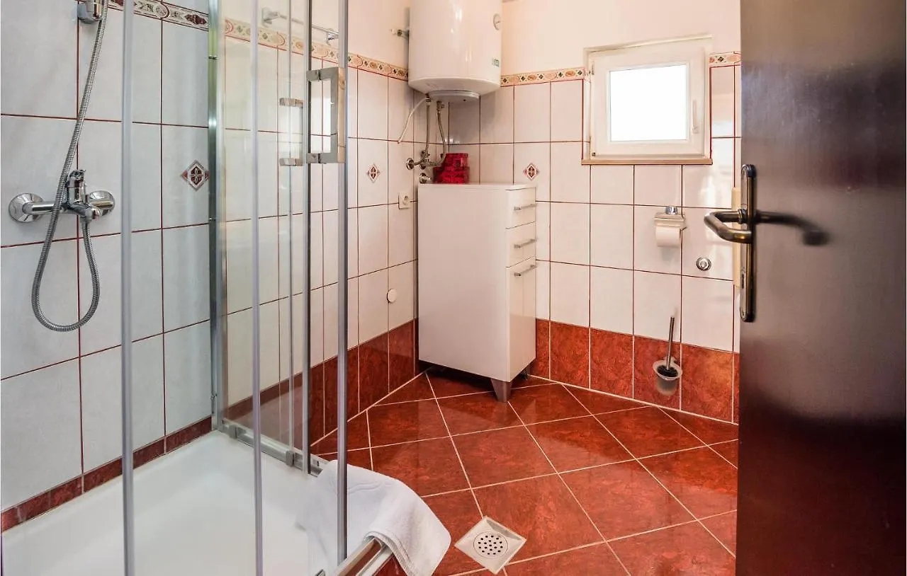 7 Bedroom Gorgeous Home In זאדאר קרואטיה